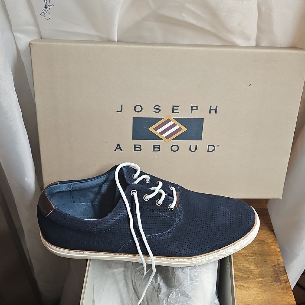 Joseph Abboud Men's Dark Blue Seude Perfirated Oxfords. 10 5 D